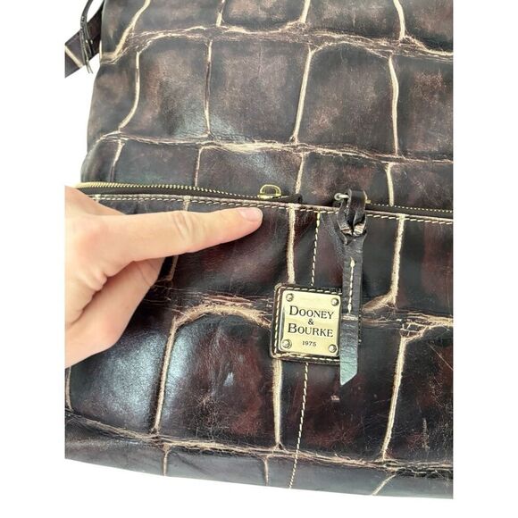 Dooney & Bourke Dillen Croc Embossed Brown Large Tote Bag Tote Shoulder Bag - Picture 4 of 15